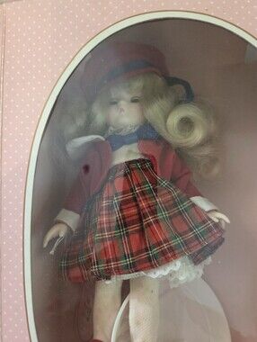 Vintage EFFANBEE Lil Innocents CINDY..new In Box.